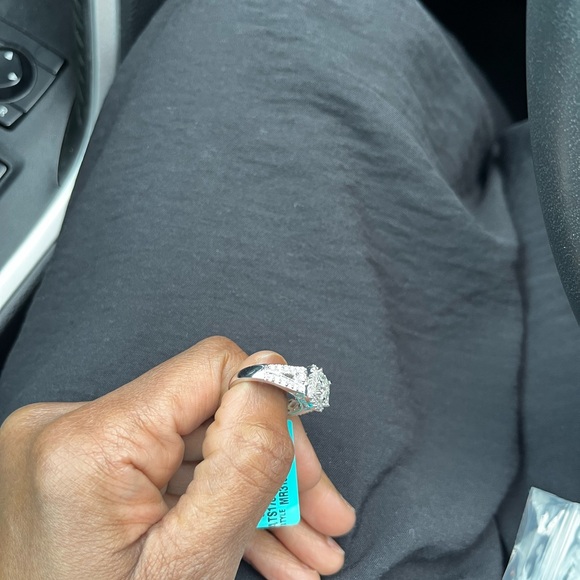 Effy White Gold Diamond Ring - Picture 8 of 9